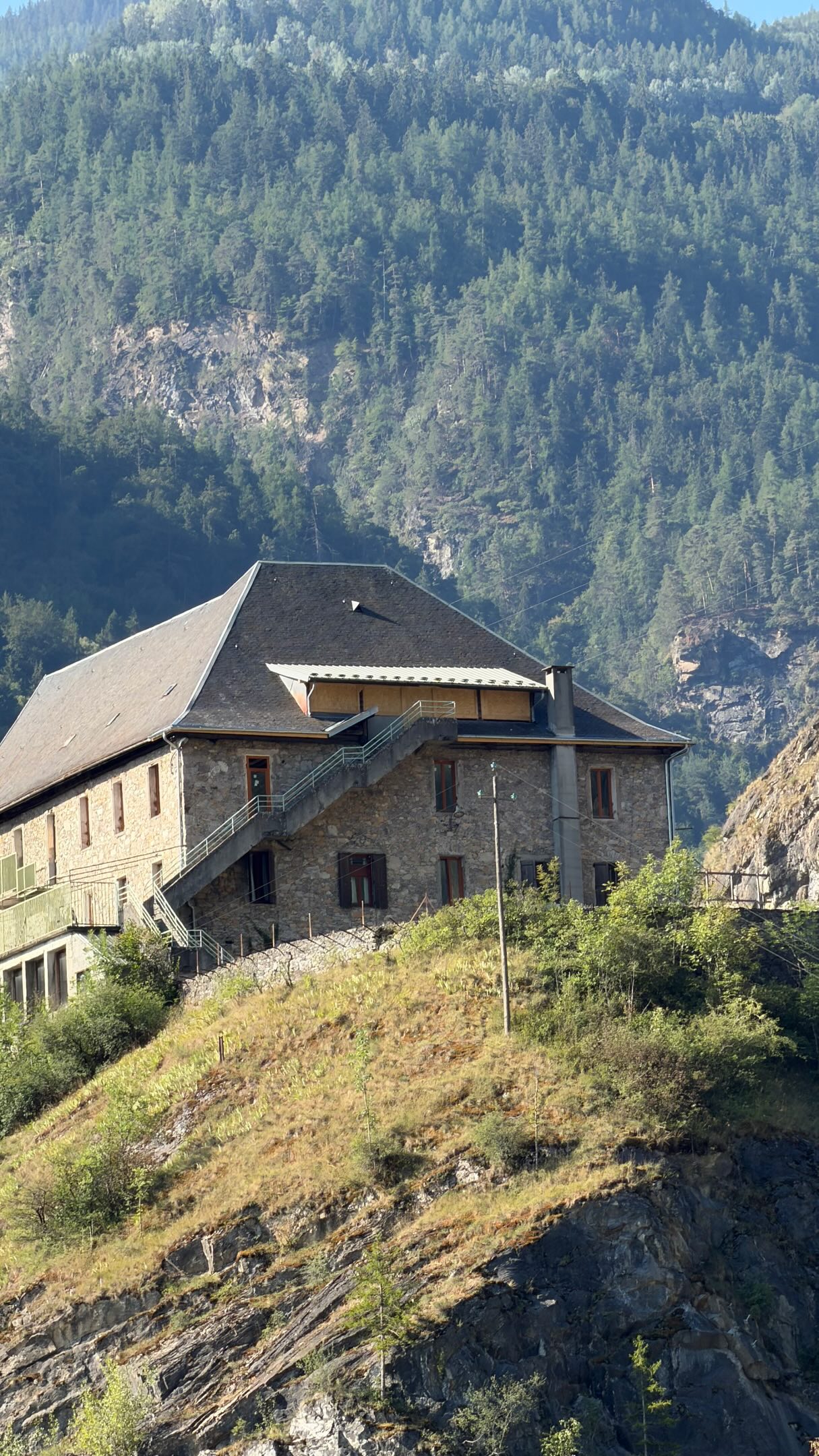 🏰 Château de Vilette : un chantier d’envergure qui touche à sa fin ! ✨ Après plus d’un an et demi de travau…